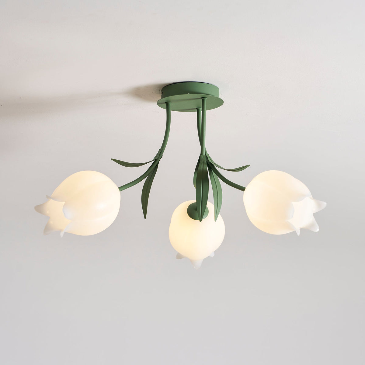 Ricko Lily Flower Ceiling Light – Multi-Head Acrylic Shades, Dimmable, Damp Rated, 3 Sizes