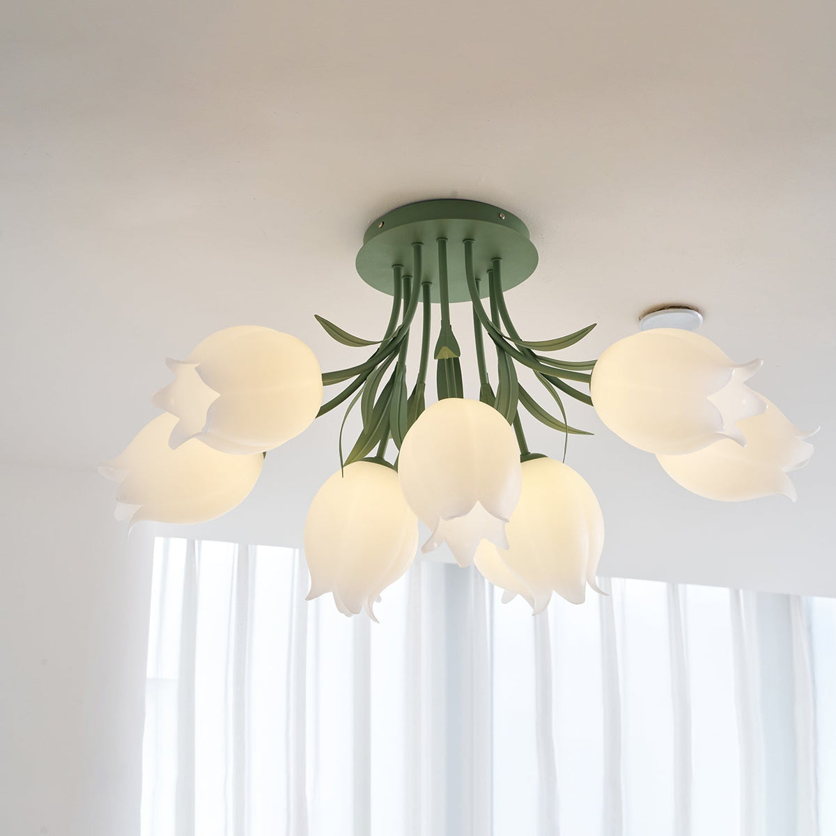 Ricko Lily Flower Ceiling Light – Multi-Head Acrylic Shades, Dimmable, Damp Rated, 3 Sizes