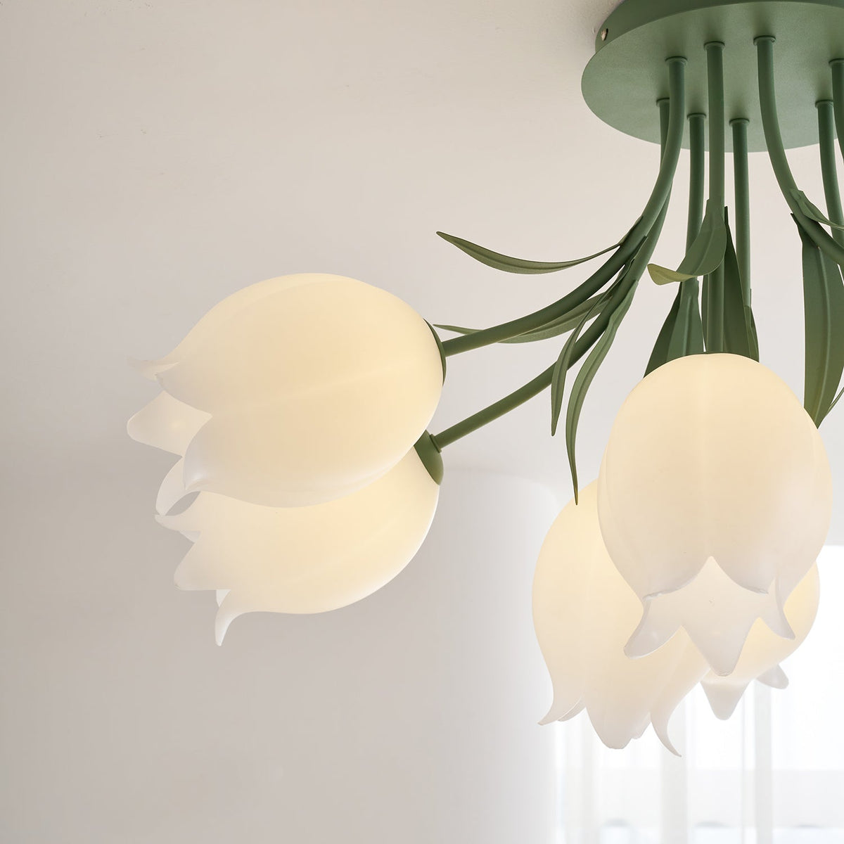 Ricko Lily Flower Ceiling Light – Multi-Head Acrylic Shades, Dimmable, Damp Rated, 3 Sizes