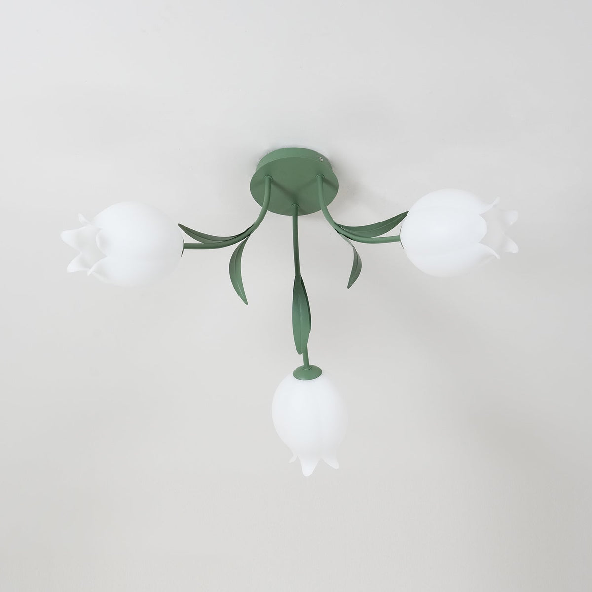 Ricko Lily Flower Ceiling Light – Multi-Head Acrylic Shades, Dimmable, Damp Rated, 3 Sizes